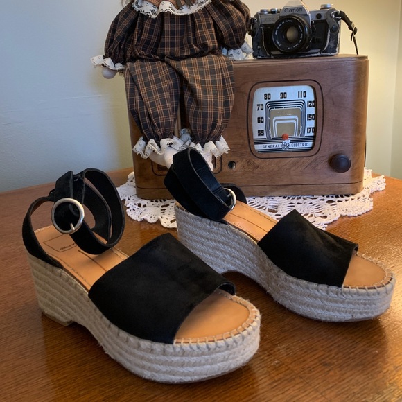 Dolce Vita Platform Sandals - Picture 1 of 11